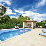 Apartments House Anna For Max 13 Persons In Porec, Pet Friendly
