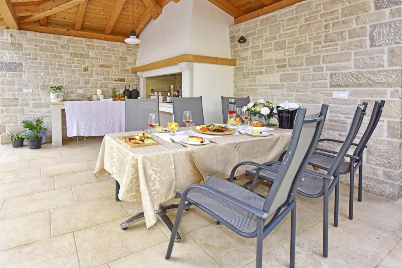 Penzión pre hostí House Anna For Max 13 Persons In Porec, Pet Friendly
