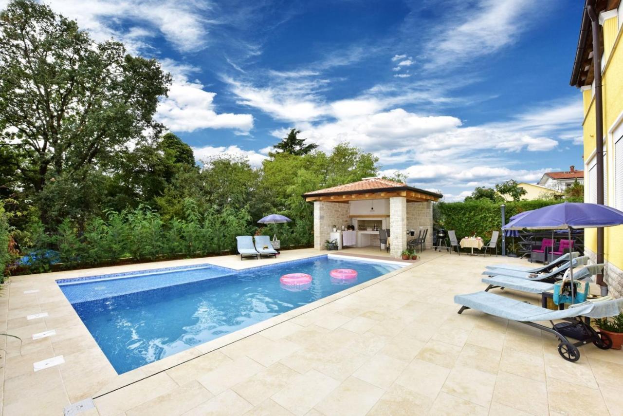 House Anna For Max 13 Persons In Porec, Pet Friendly