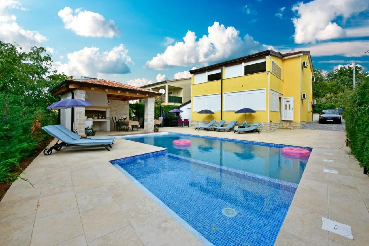 Penzión pre hostí House Anna For Max 13 Persons In Porec, Pet Friendly