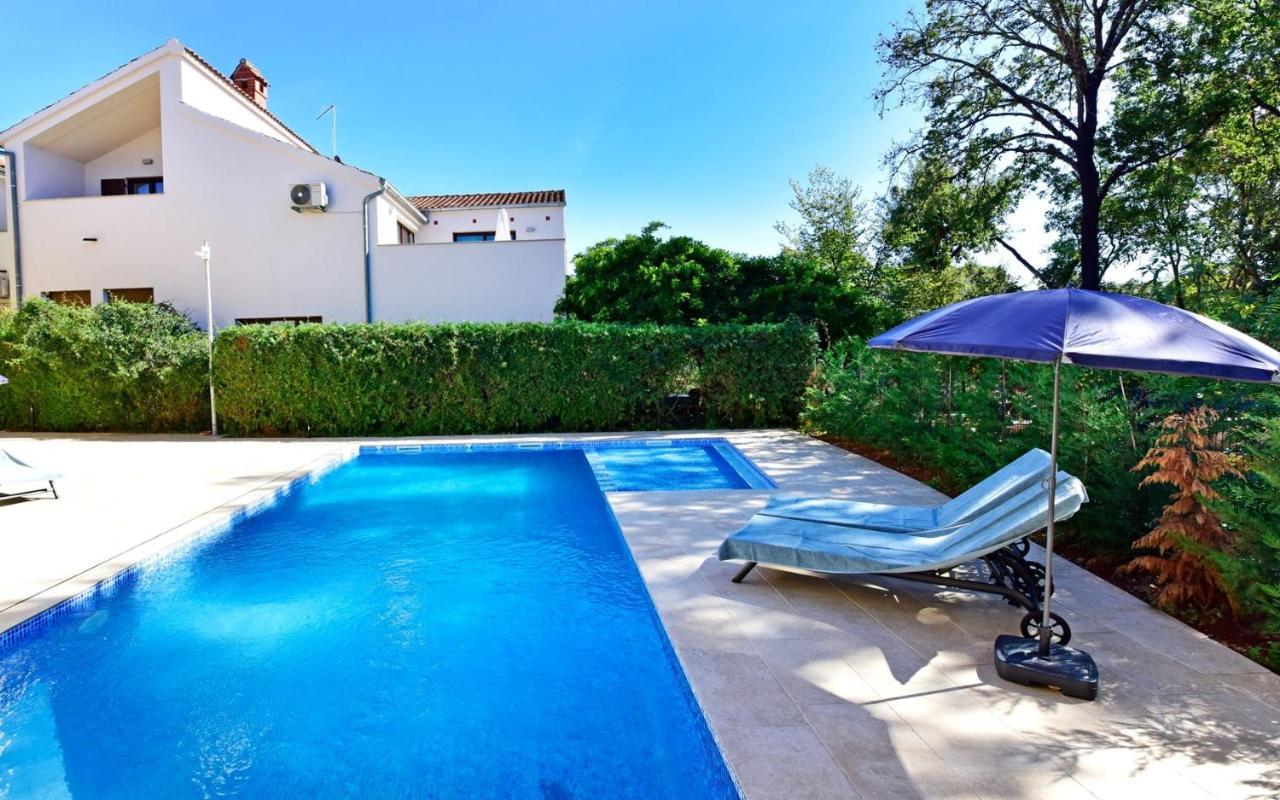 House Anna For Max 13 Persons In Porec, Pet Friendly Penzión pre hostí *