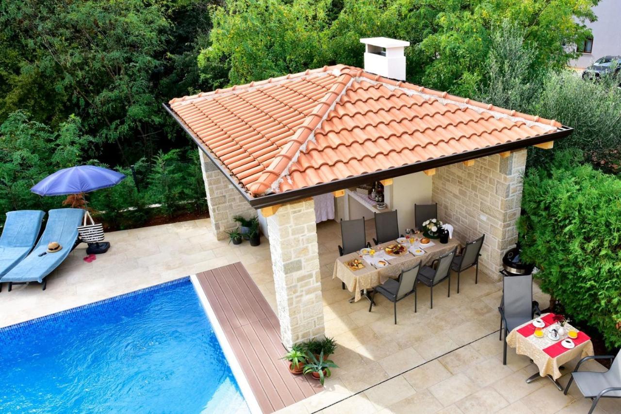 House Anna For Max 13 Persons In Porec, Pet Friendly