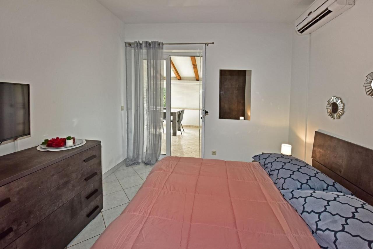 House Anna For Max 13 Persons In Porec, Pet Friendly Penzión pre hostí Porec