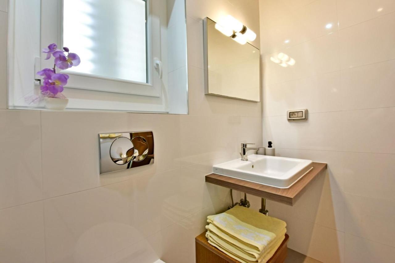 House Anna For Max 13 Persons In Porec, Pet Friendly Penzión pre hostí *