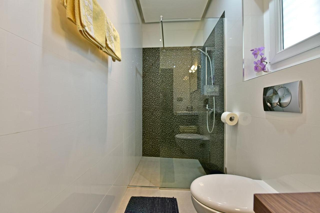 House Anna For Max 13 Persons In Porec, Pet Friendly Penzión pre hostí Porec