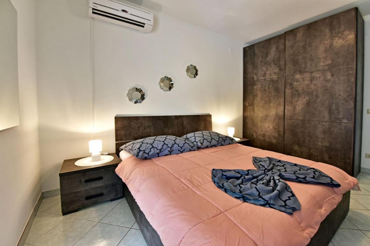House Anna For Max 13 Persons In Porec, Pet Friendly Penzión pre hostí Porec