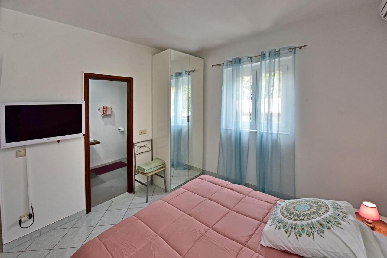 House Anna For Max 13 Persons In Porec, Pet Friendly Penzión pre hostí Porec